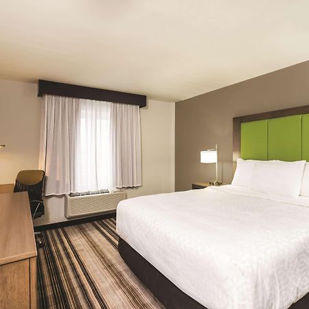 La Quinta By Wyndham Brooklyn Central New York Exterior photo
