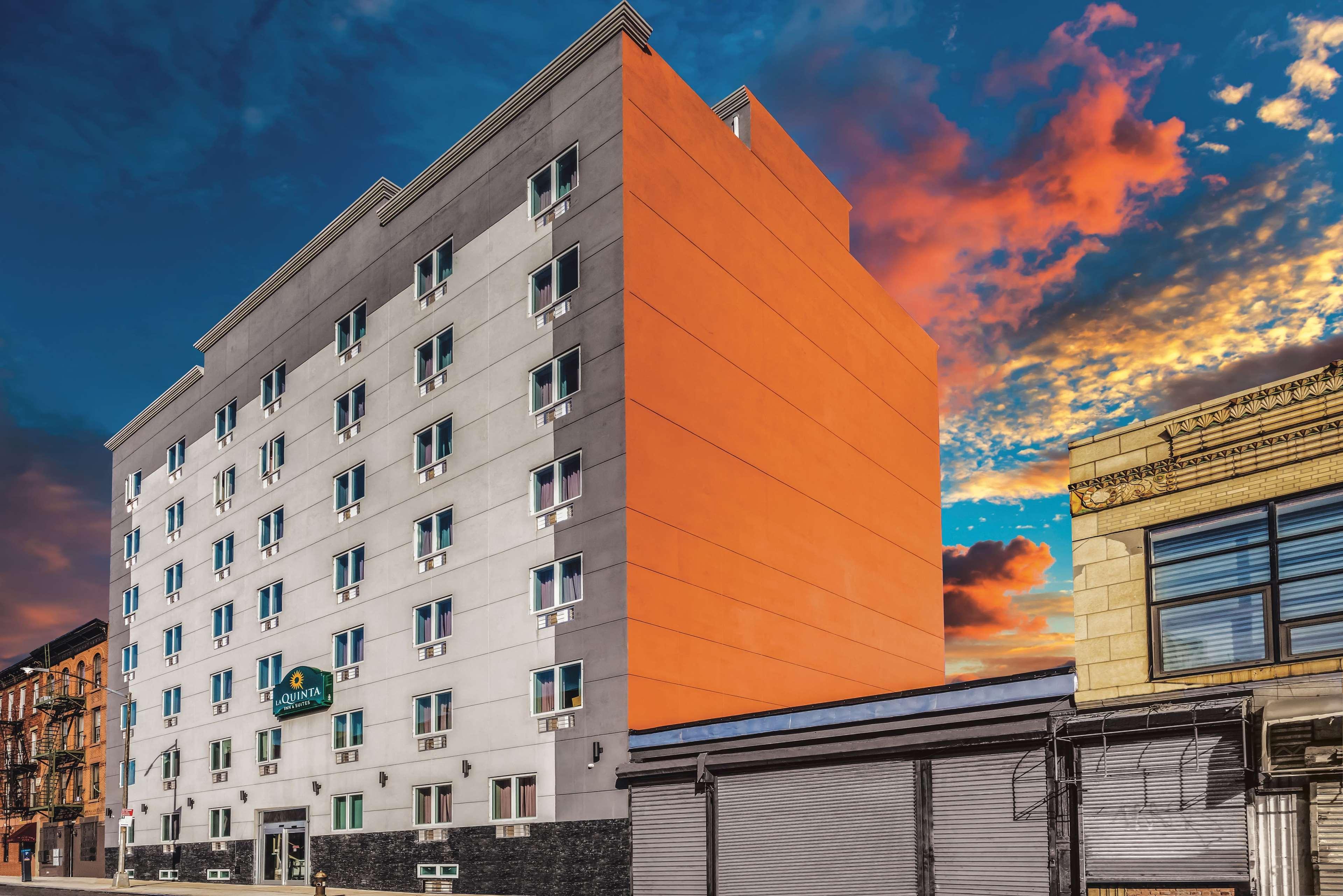 La Quinta By Wyndham Brooklyn Central New York Exterior photo